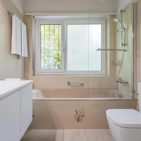 Immersi Nella Natura Con Accesso Al Fiume Maggia